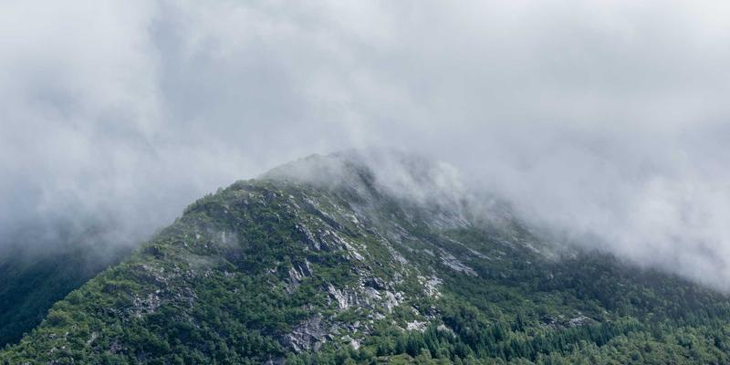 0755太阳能光伏系统防台风设计与安装规范要点：守护绿色能源的安全防线
